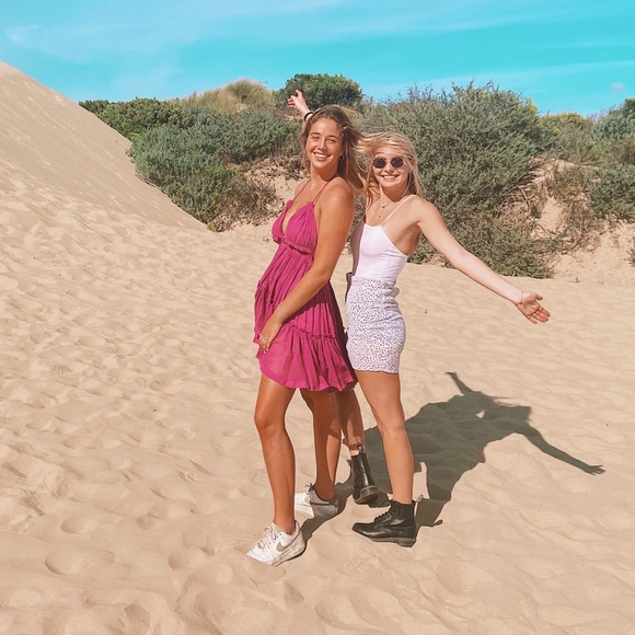 Meet your Posher, Julia - Picture 2 of 2